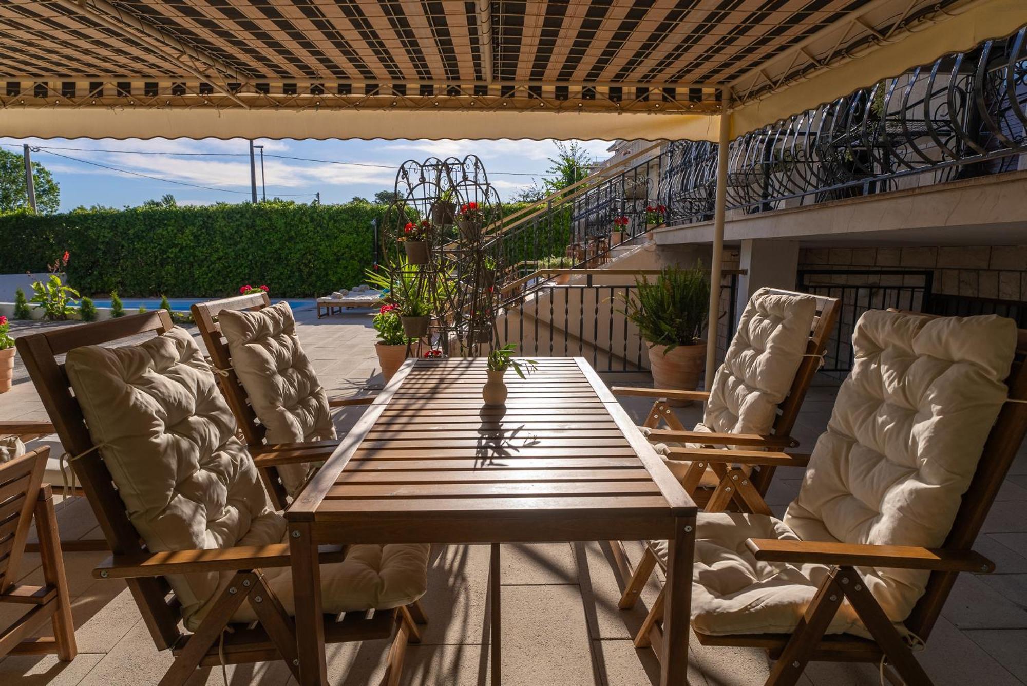 Storge Boutique Bed & Breakfast Omiš Екстериор снимка